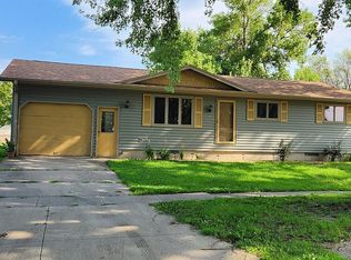 1801 E Locust St, Algona, IA 50511
