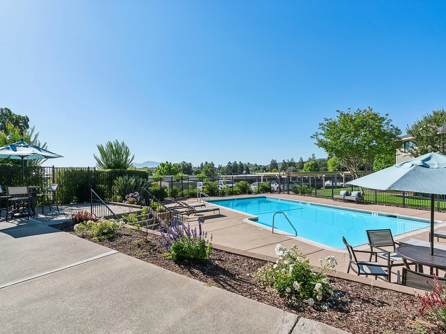 Ridgecrest Apartment Homes — Photo 3