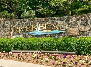 422 Viewpoint Ter, Peekskill, NY 10566