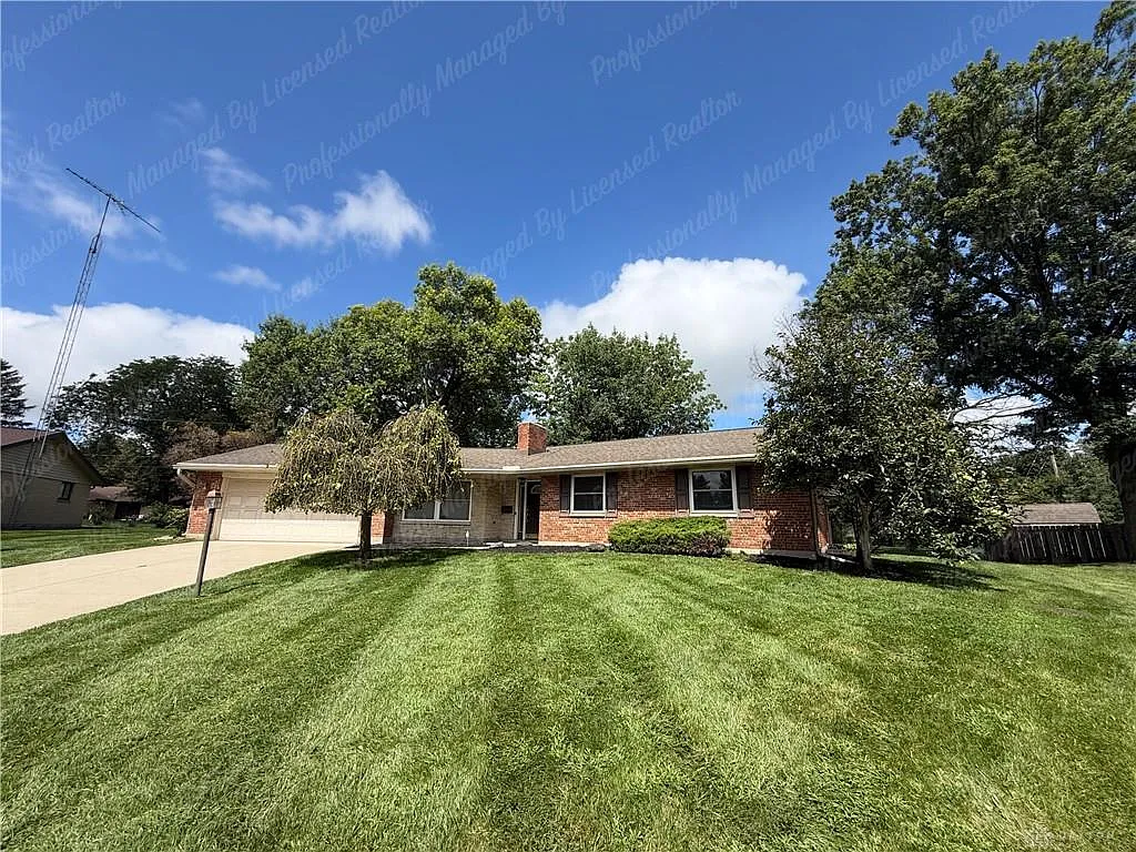 4 bed, 2.5 bath, 1981 sqft, $2,500 — Photo 2