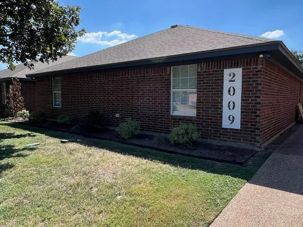 2009 S 11th St #A, Waco, TX 76706
