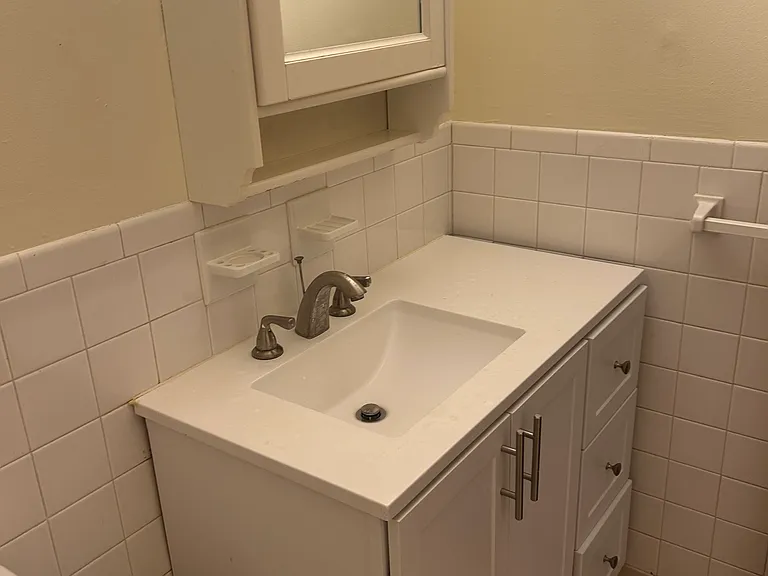 15 Donna Dr #C4 — Photo 5