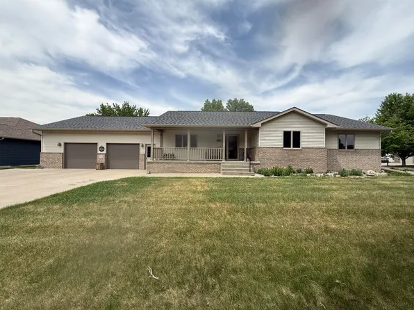 1428 Sawgrass Ave, Mitchell, SD 57301