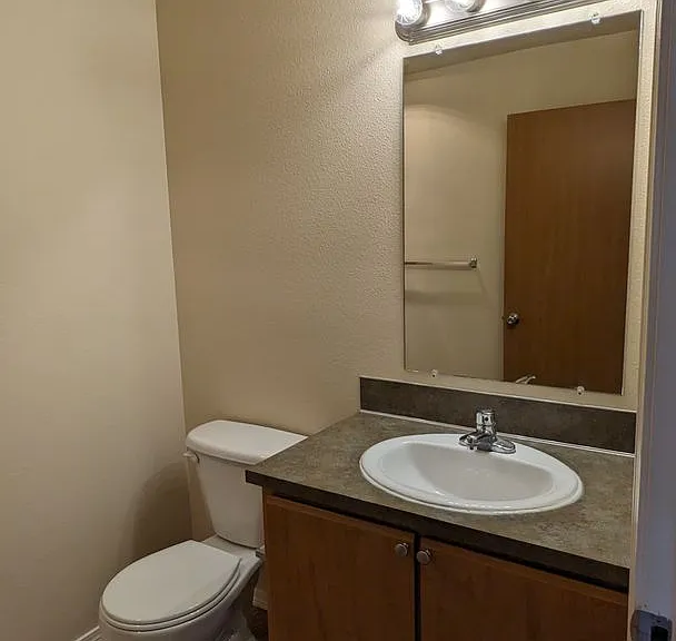 Wellesley Park Apartments — Photo 20