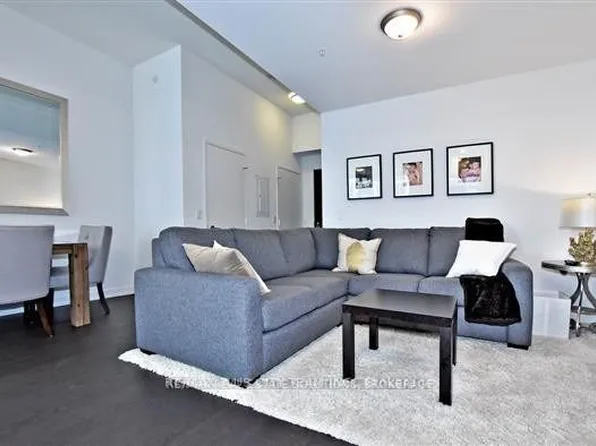 120 Bayview Ave, Toronto, ON