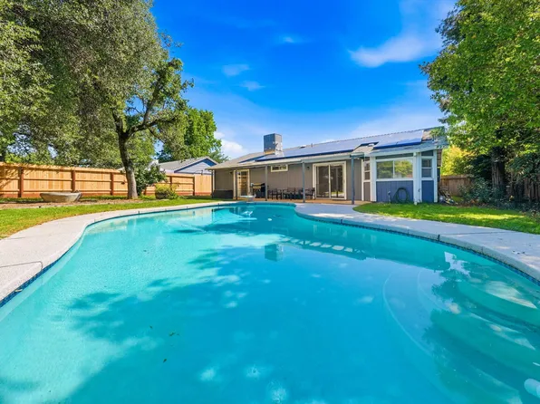 140 Danbury Dr, Redding, CA 96003