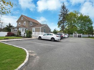 462 Moriches Rd, Saint James, NY 11780