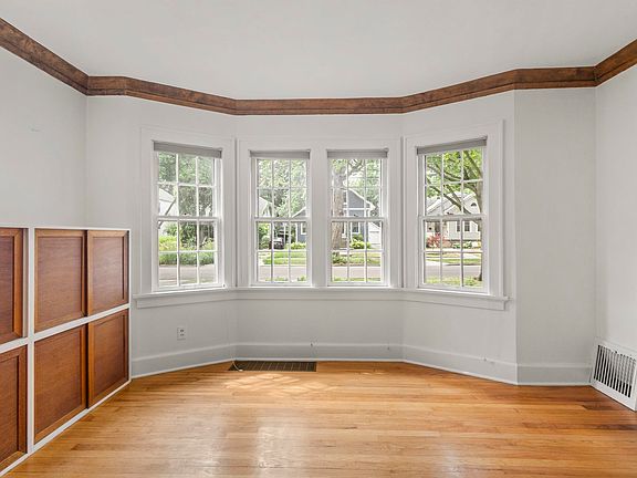 5th image of 2618 Stevens St