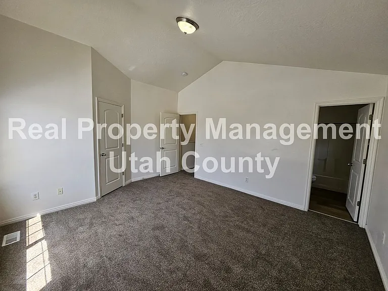 491 N 1235 W — Photo 10