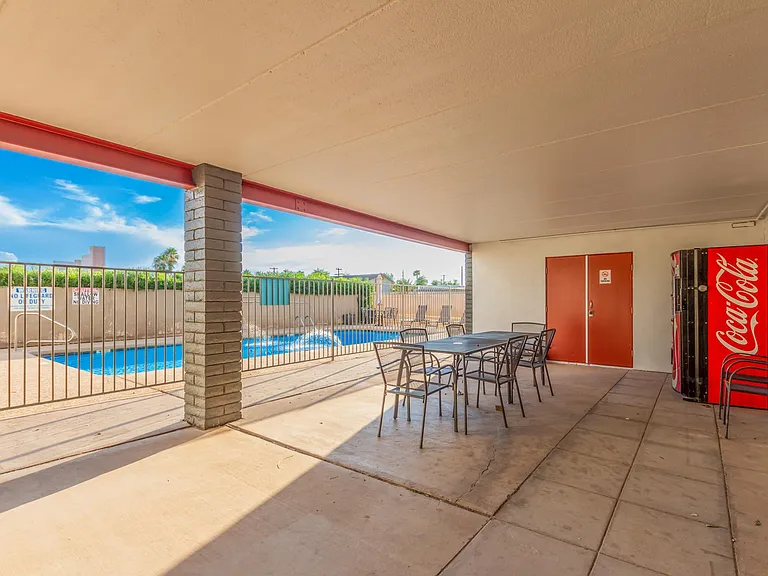 1835 E Don Carlos Ave — Photo 19