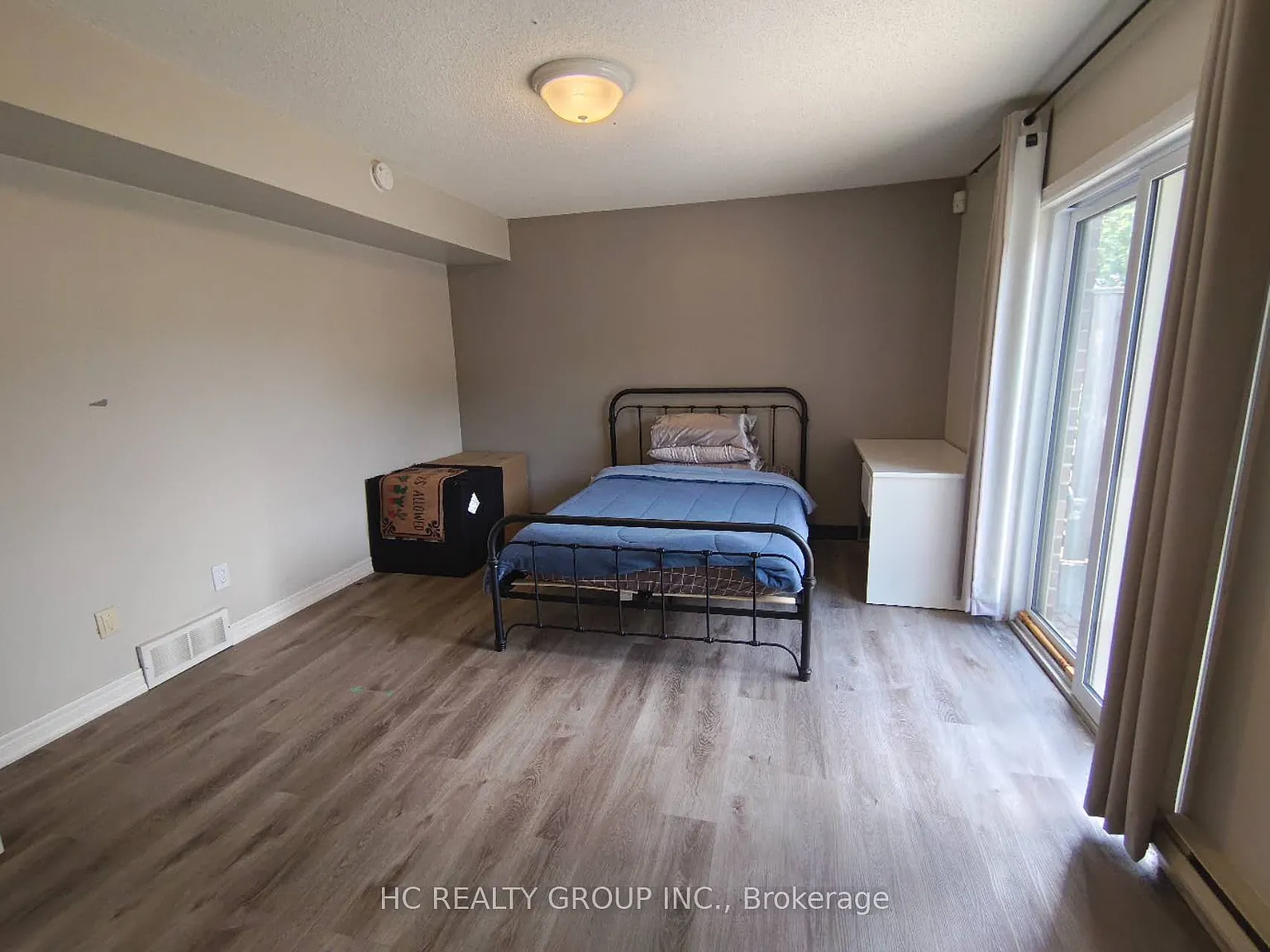 5 bed, $2,600 — Photo 3