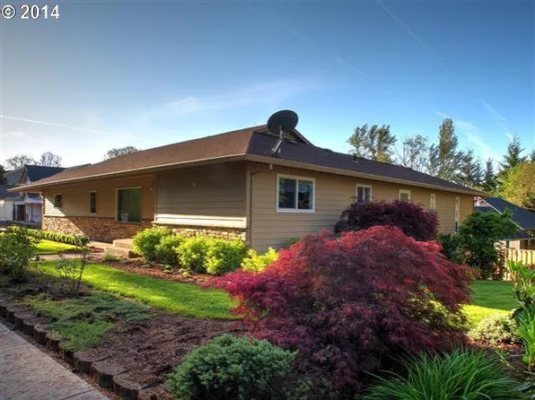 4740 Gardner Ln, West Linn, OR 97068