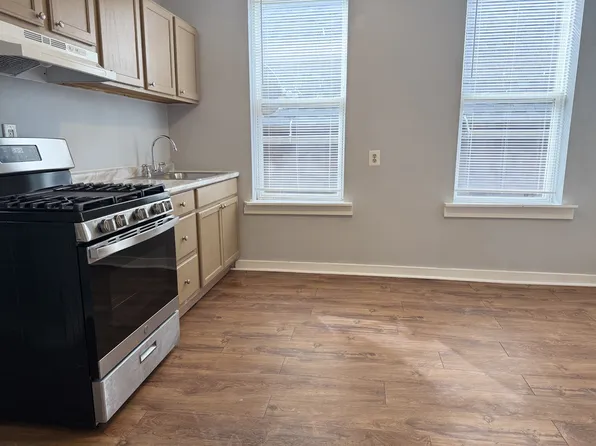 8833 S Exchange Ave, Chicago, IL 60617