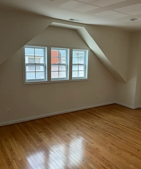 Poplar Ave — Photo 14