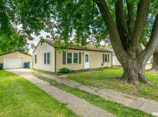 2107 W 69th St, Davenport, IA 52806