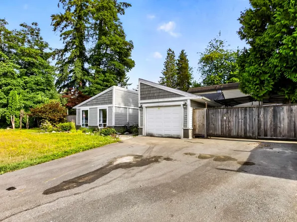 21598 Spring Ave, Maple Ridge, BC V4R 2K6