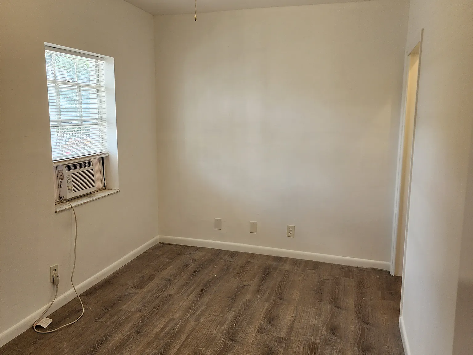 1128 Packer St — Photo 4