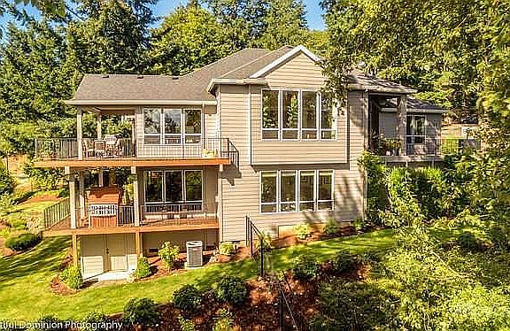 10585 SE Charlotte Dr Happy-small-111-102-10585 SE Charlotte Drive226-666x375-72dpi