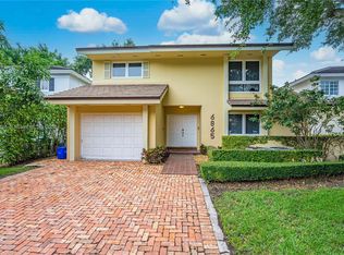 6865 Veronese St, Coral Gables, FL 33146