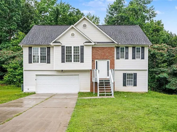 6749 Silver Maple Dr, Rex, GA 30273