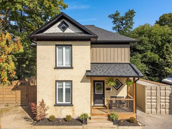 52 Jardine St, Cambridge, ON N3C 1R1