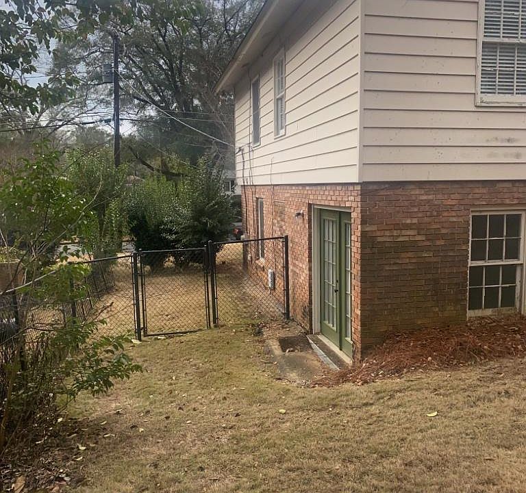2nd image of 3343 Junaluska Dr