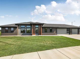 3401 Wildflower Rd S, Saint Cloud, MN 56301