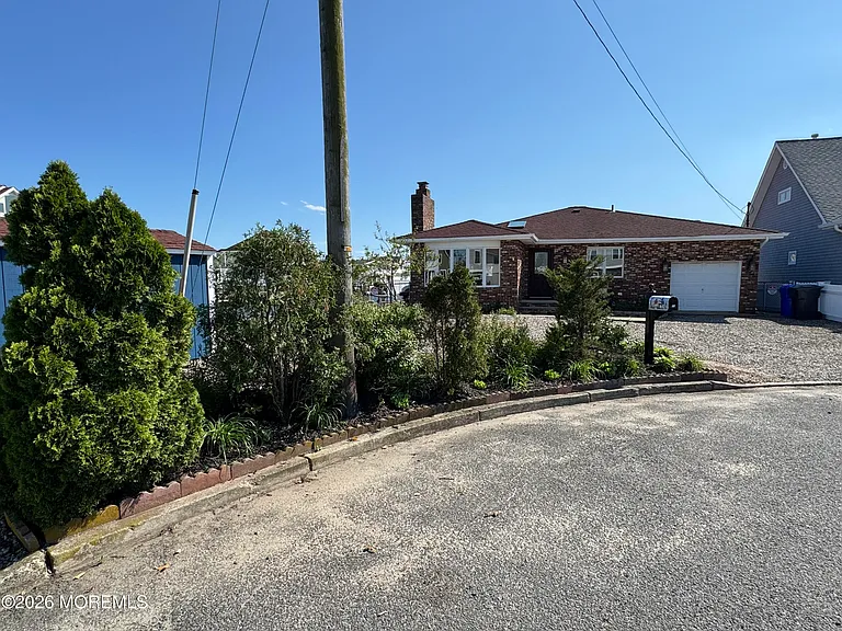 31 Navarra Dr — Photo 35