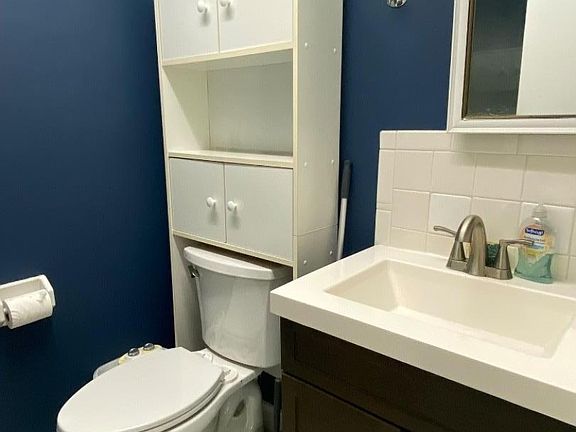 3rd image of 901F Merritt Dr