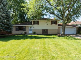 3827 N Galena Ct, Arlington Heights, IL 60004