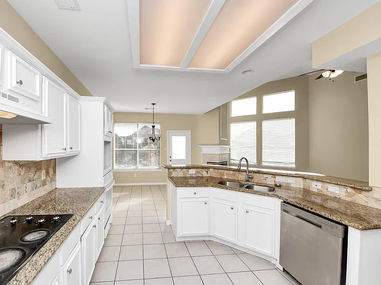 323 N Esplanade Ln — Photo 14