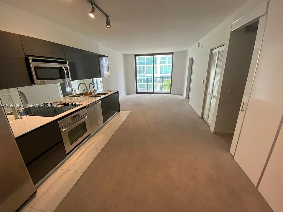 31 SE 6th St #706