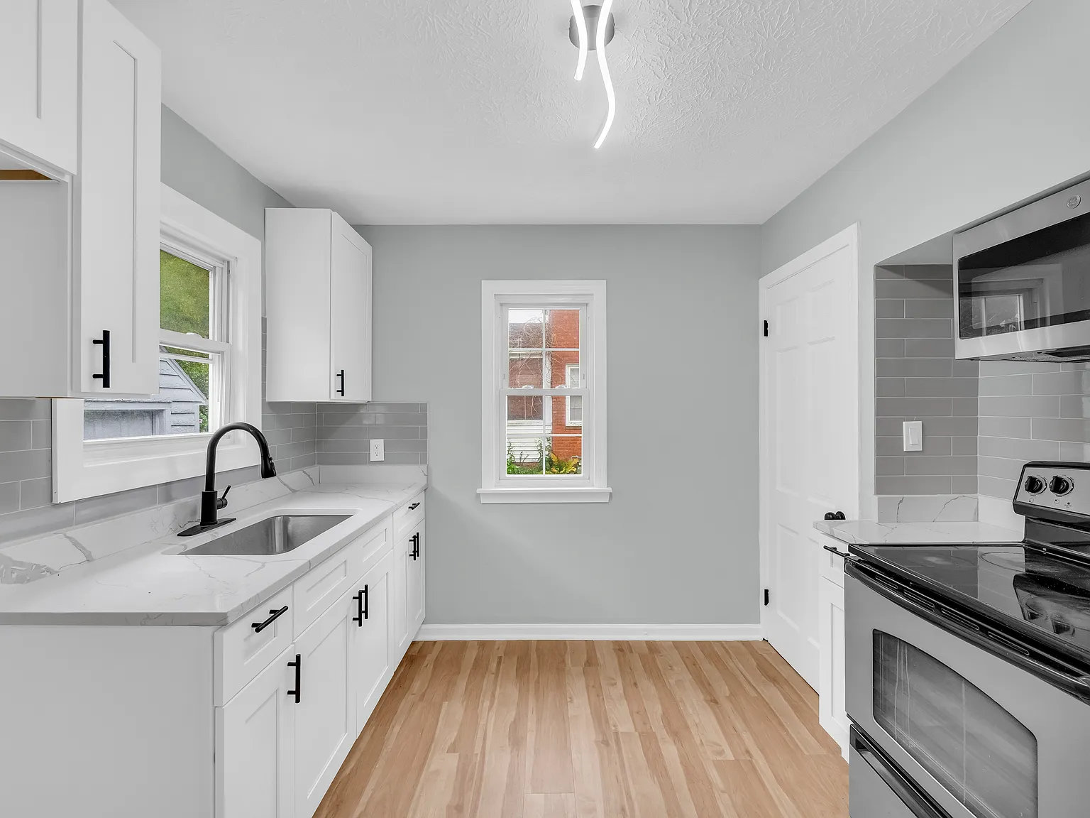 3 bed, 1251 sqft, $2,150 — Photo 3
