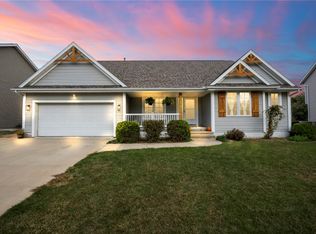 7128 Doubletree Rd NE, Cedar Rapids, IA 52402