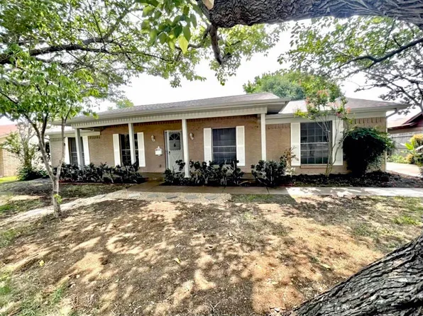 7409 Pebbleford Rd, Fort Worth, TX 76134