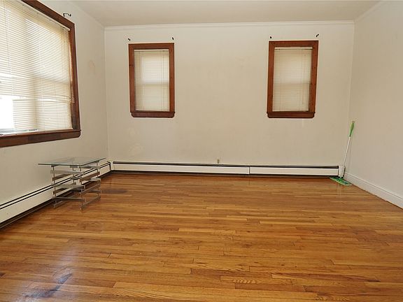 3rd image of 15516 41st Ave Floor 1