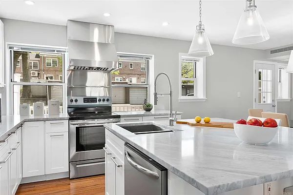 Sold by Prime Realty | media 5