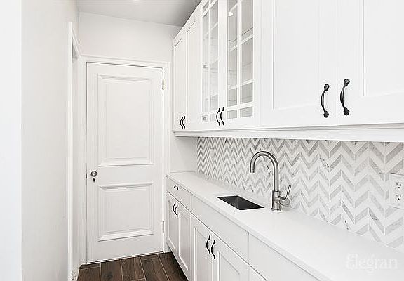 4th image of 50 E 72nd St #8B