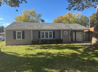 1392 Cook Blvd, Bradley, IL 60915