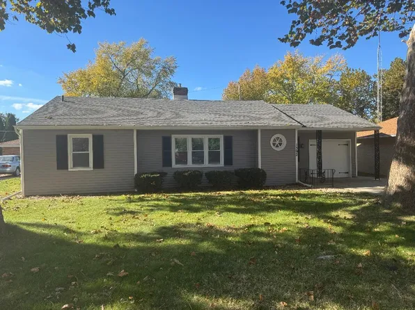 1392 Cook Blvd, Bradley, IL 60915