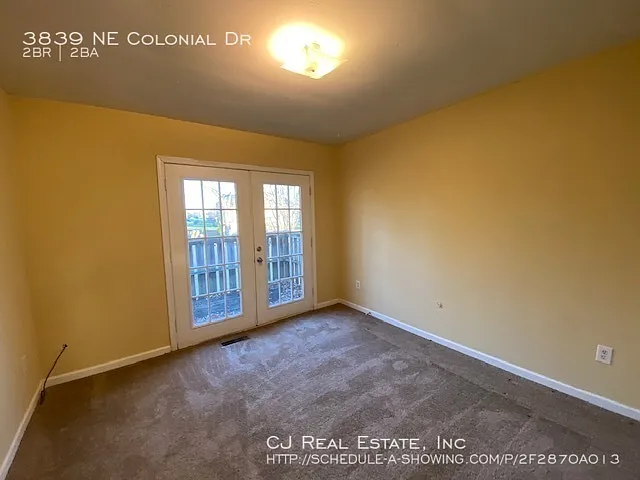 3839 NE Colonial Dr — Photo 6