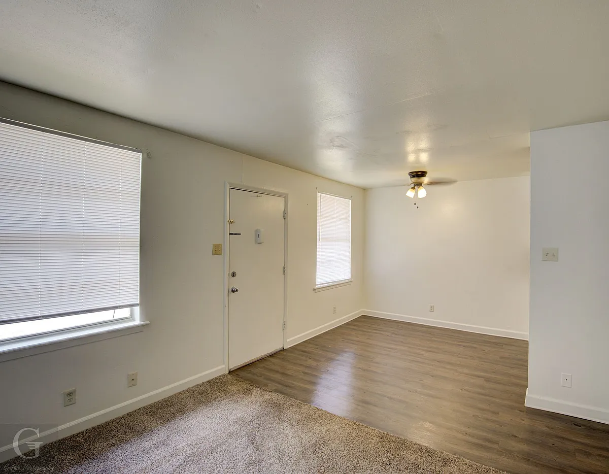 Building Photo - Willow Park Apartments