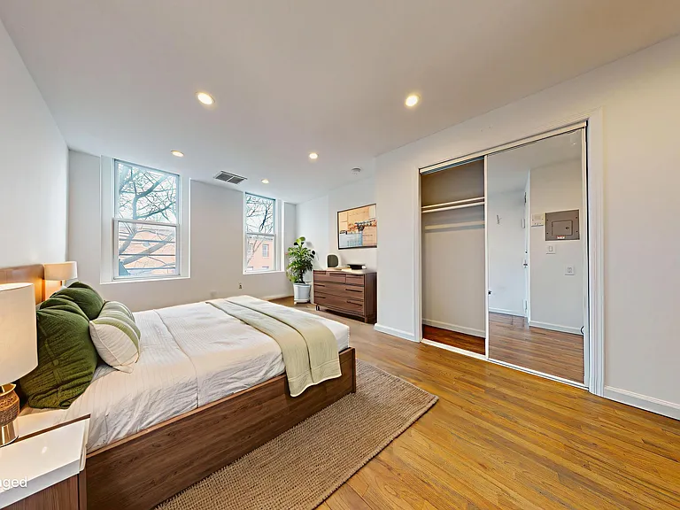 253 3rd St #2D — Photo 1