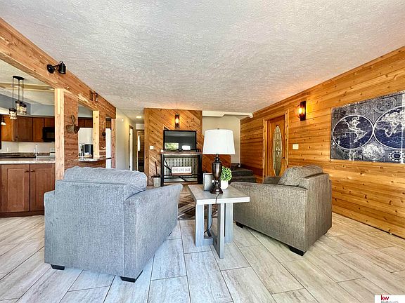 2nd image of 1053 Beaver Lake Blvd