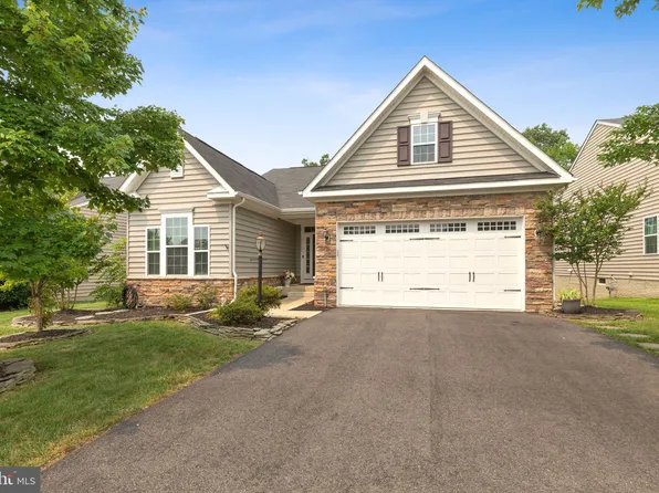 25721 Arborshade Pass Pl, Aldie, VA 20105