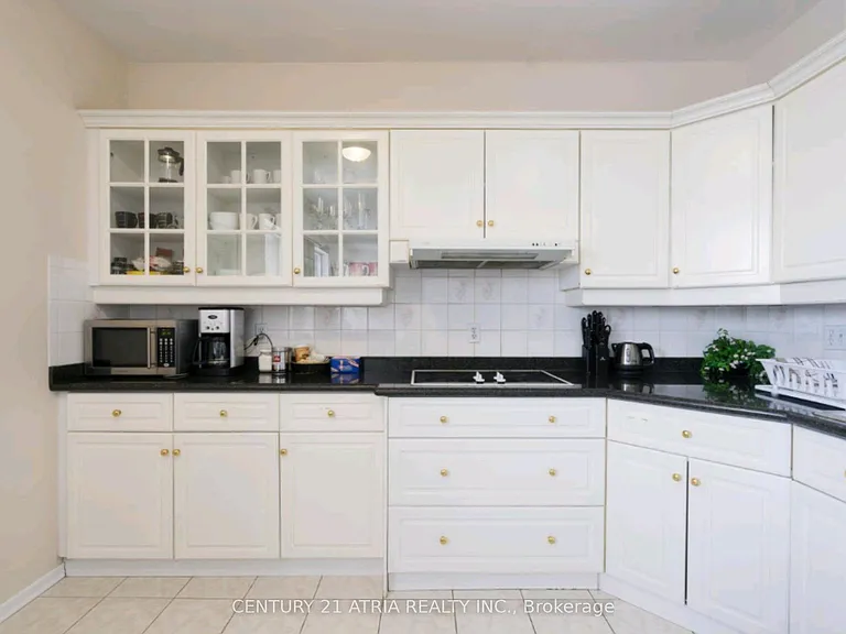 3199 Dufferin St #2 — Photo 9