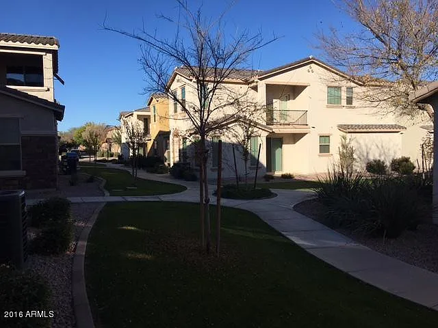 17730 W Banff Ln — Photo 3