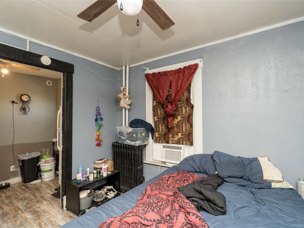 des-moines-iowa-251547626 picture