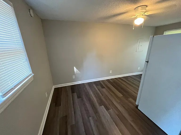 824 Winston Rd — Photo 18