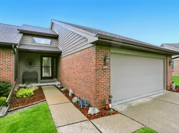 45765 Meadows Cir W, Macomb, MI 48044